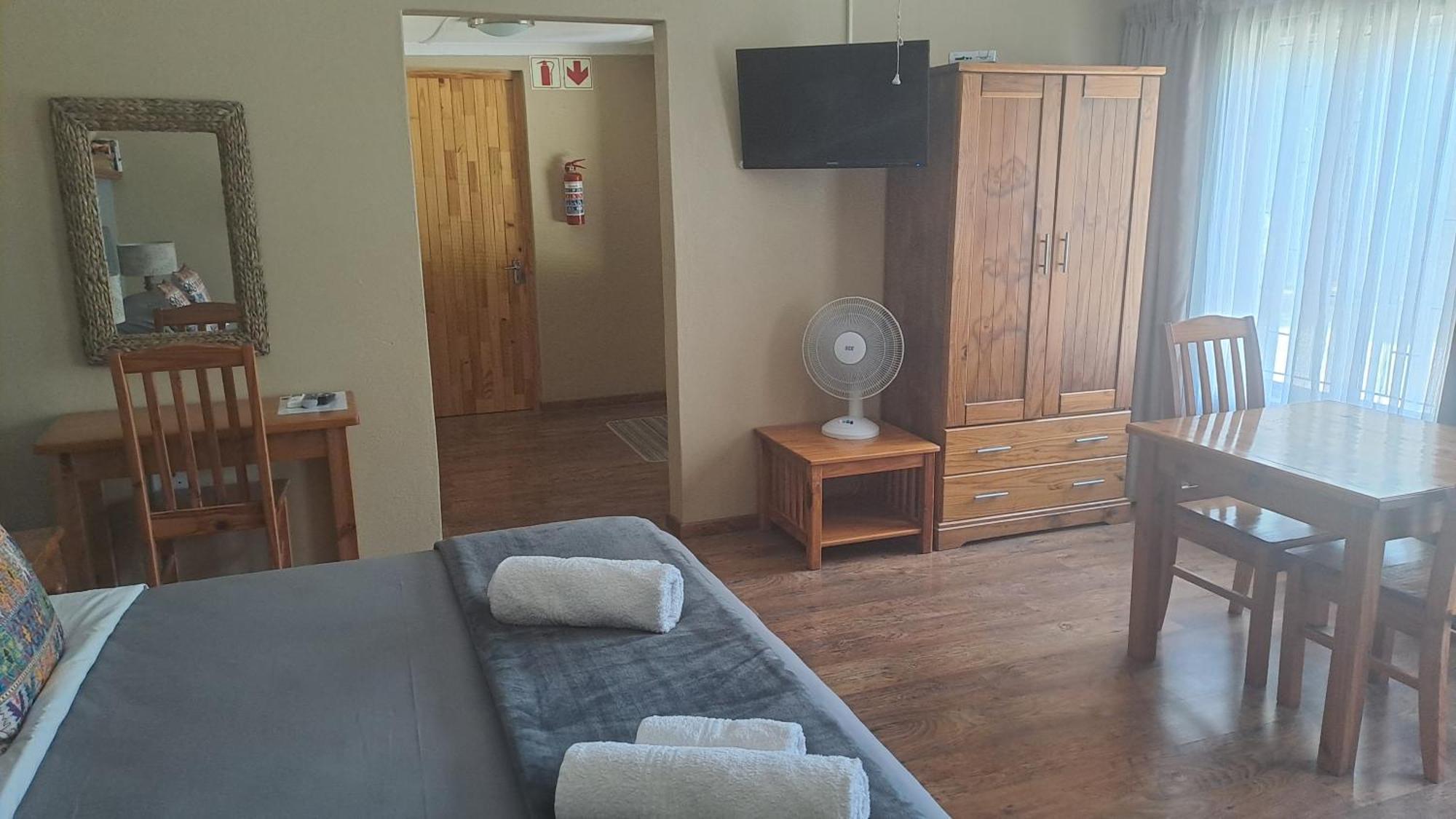 Calvinia African Dawn B&B المظهر الخارجي الصورة